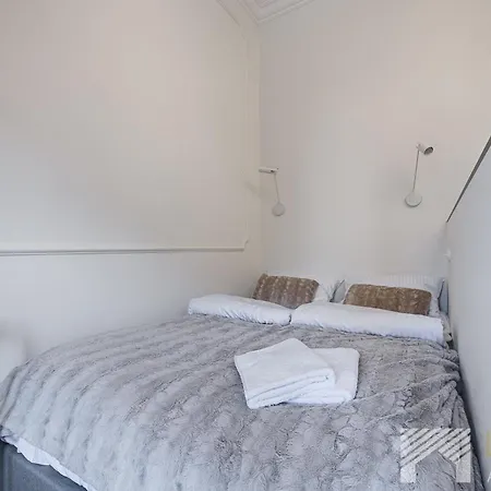 Polonia Glamour By Lookap Daire