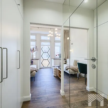 Polonia Glamour By Lookap Daire *