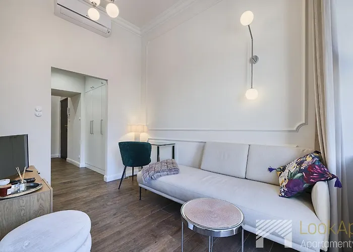 Polonia Glamour By Lookap وودج