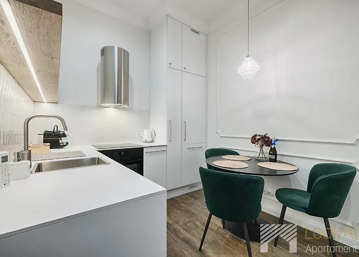 Polonia Glamour By Lookap * وودج